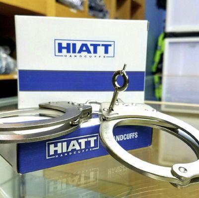 Lightweight Hiatt handcuffs