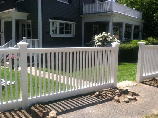 The Cohasset-4' high white vinyl