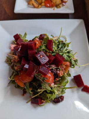 beet and goat cheese salad