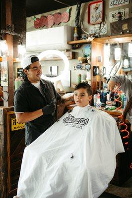 Hermanos Barber Shop