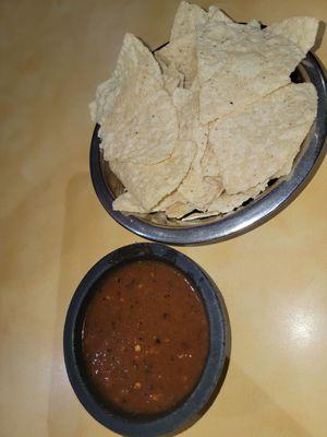 Chips with warm roasted salsa