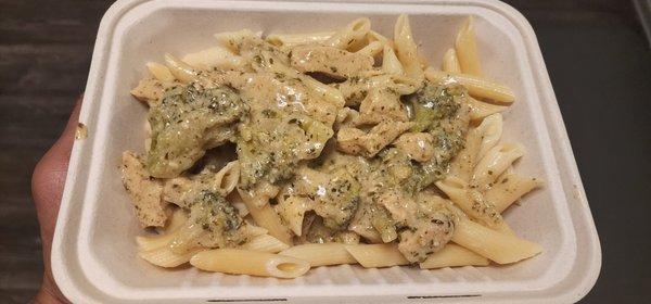 Chik'n alfredo & brocoli, made from scratch, over an olive oil ziti.