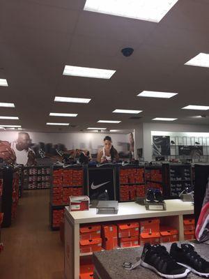 Kohl's -- Northborough Crossing : 7102 Shops Way, Northborough             Interior