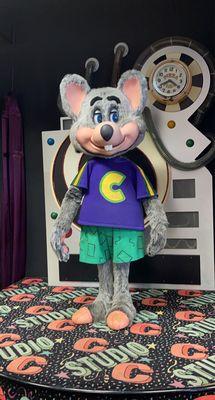 Chuck E. Animatronic