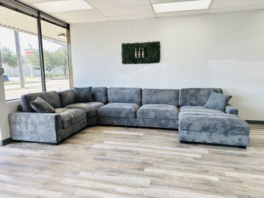 Sectional and modular couch