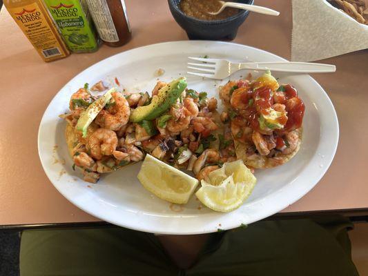 Tostadas de camarón y pulpo deliciosas