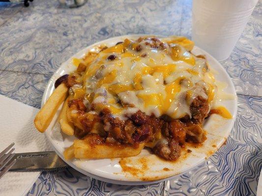 Chili cheese fries