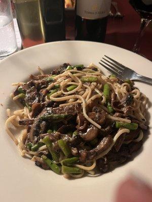 Spaghetti w mushrooms and asparagus