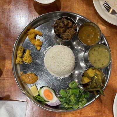 Beef sukuti thali - IG @bougiefoodieboi