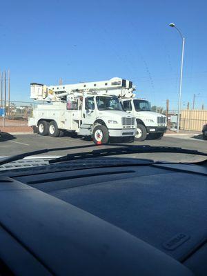 Arizona Public Service. Bucket truck.