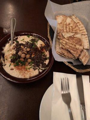 Hummus with Beef