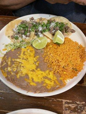 Tacos: lengua (tongue), rice and beans. Delicious !!!