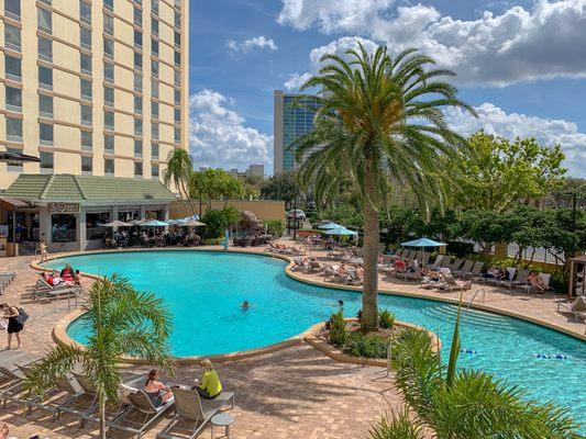 Poolside Dining at It's Finest.....