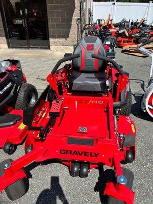 Gravely ZTHD 44" zero turn mower