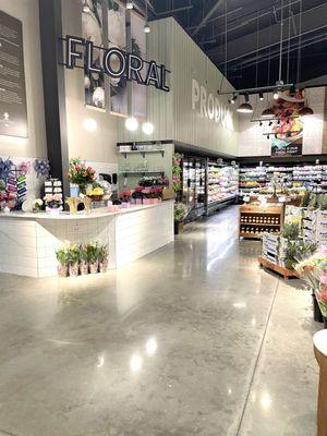 Indoor counter for custom flowers