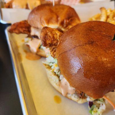 Chicken sliders, which is just a little smaller than regular size chicken sandwich elsewhere. Very good I like it.