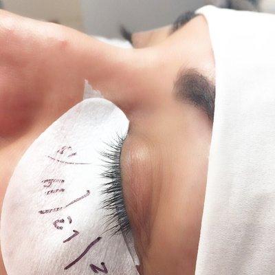 Mapping out your lashes to make sure we get the correct measurements you're wanting