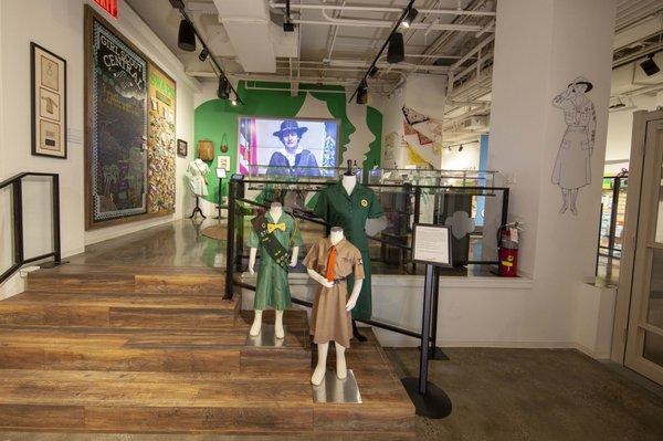 Girl Scout Central's Historical Experience.  Learn about our Founder Juliette Gordon Low.