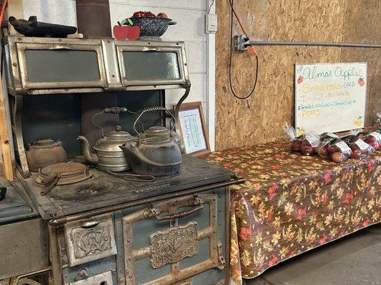 Cool old stove in the back of the store :)