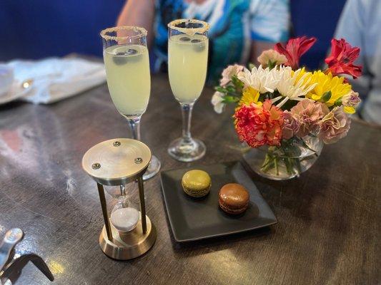 Lovely macaroons and lemonade for Mother's Day!