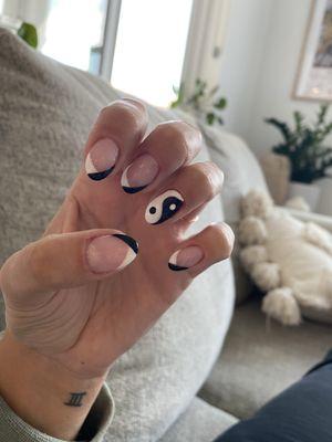 Ying yang nails