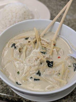 Green curry with chicken, medium spice