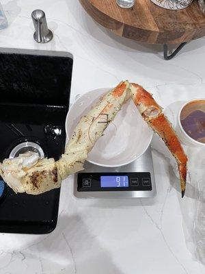 Supposed to be 1lb of king crab but they only gave us 9.1oz with shell. Waste of $54.99