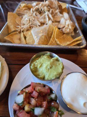 Pulled chicken nachos- huge!