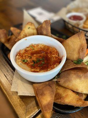 Crisps & Hummus