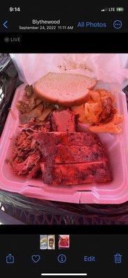 2 meat plate... Pulled pork, ribs, green beans,Mac and cheese