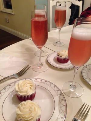 Red velvet cupcakes with buttercream by Linda! Loved the sample.  :)