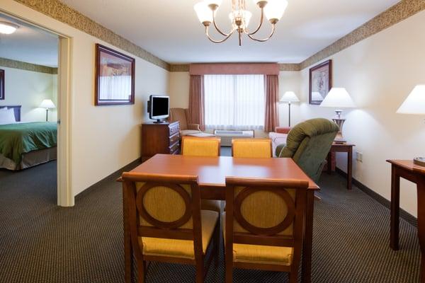 Holiday Inn Express & Suites Marquette, An IHG Hotel