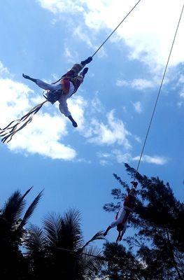 Voladores de Papantla in Playa del Carmen