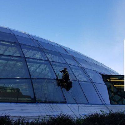 Special high rise window cleaning