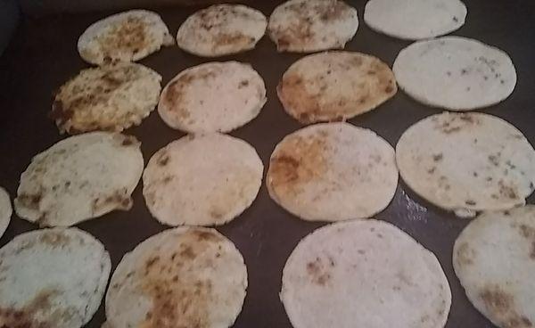 Ricas pupusas sólo en la cocina salvamex venga visiten la cocina salvamex a probar las Ricas pupusas les va en cantar