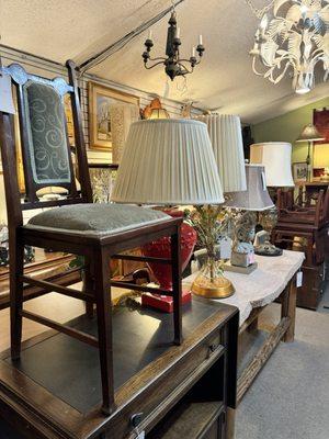 Tom's Fine Furniture And Collectables