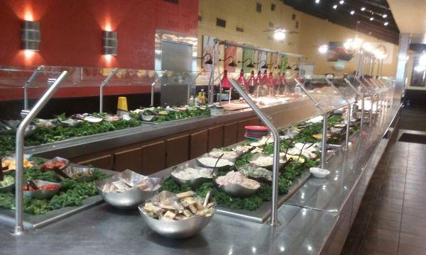 The buffet station inside Western Sizzlin.