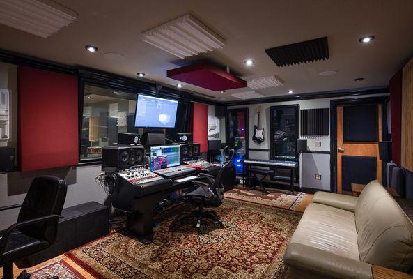 Studio B Control Room
Dolby Atmos 7.1.4 Surround