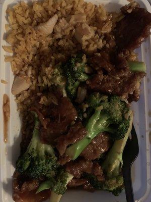 Beef broccoli dinner entree with fried rice and an egg roll