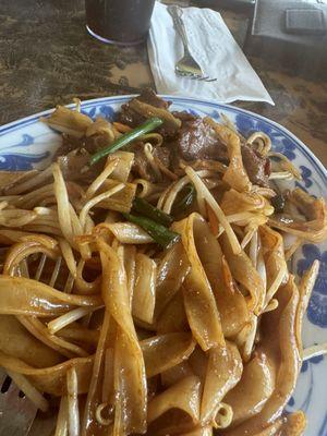 809. Beef Chow Fun