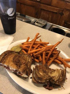 Rueben with sweet potato fries