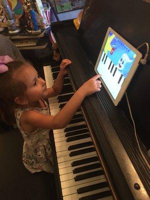 Little ones learn where ABCDEFG are on the keyboard with cute Ghosts assisting