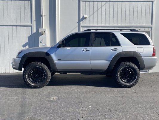 Eibach pro comp lift kit with 17 in Method NV's on 33's BF Goodrich KO2's