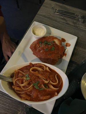 The perfectly sized and presented Chicken Parm