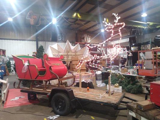 Santa's Sleigh being put on the Portland Starlight parade Float