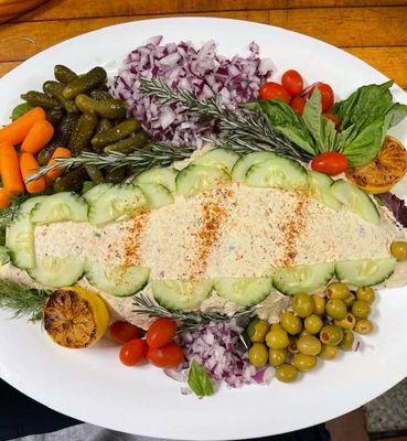 Fish spread with crackers