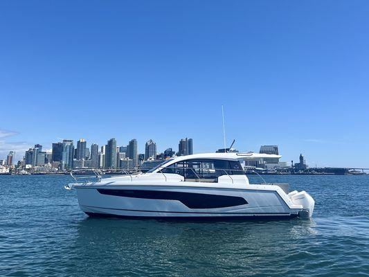 Sealine C335v