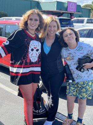 Arriving for Halloween contest and skate day!