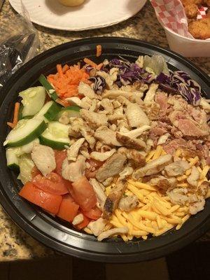 Garden salad with chicken