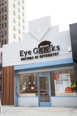 Outside view of Eye Geeks Doctors of Optometry.